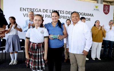 Fortalecen desarrollo estudiantil en Yucatán con entrega de lentes gratuitos