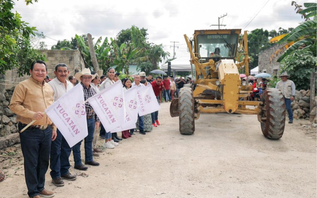 Inician obras de construcción y reconstrucción de calles en Calotmul con inversión conjunta
