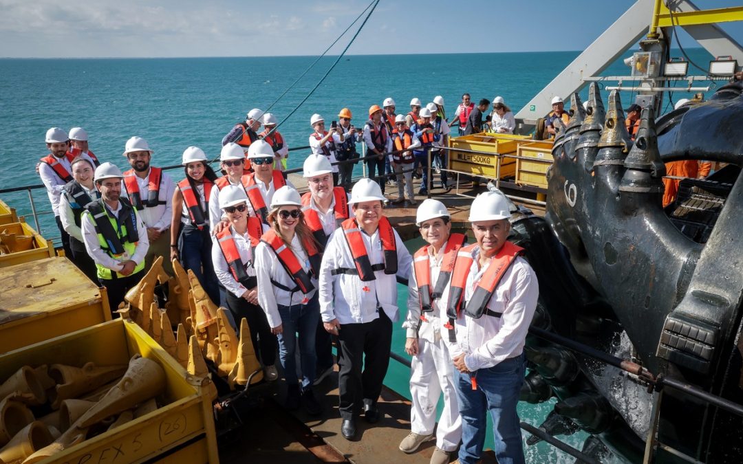 Gobernador Díaz Mena e integrantes del CCE de Yucatán supervisan avances del dragado del Puerto de Progreso