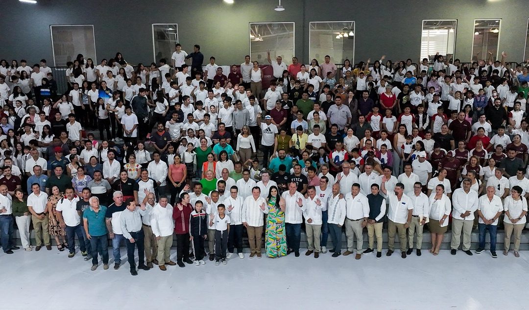 Gobernador Díaz Mena encabeza entrega de material deportivo a 106 escuelas yucatecas