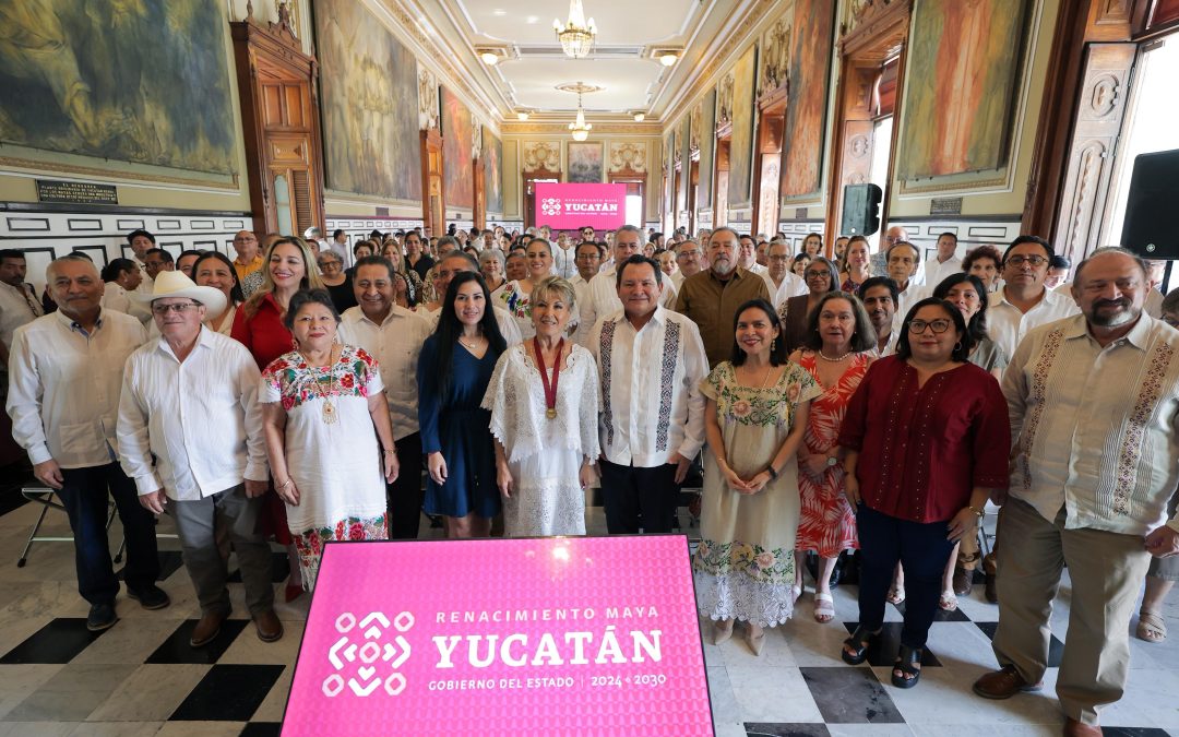 Recibe Maricarmen Pérez la Medalla Yucatán 2025