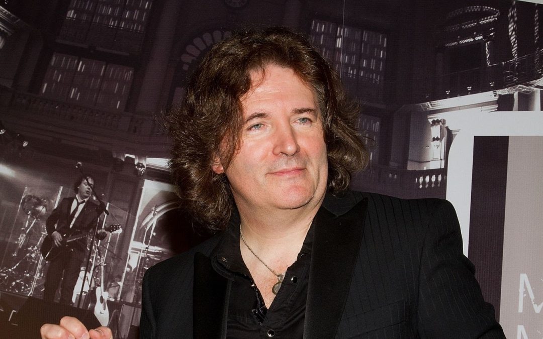 Disfruta de una noche inolvidable con Miguel Mateos