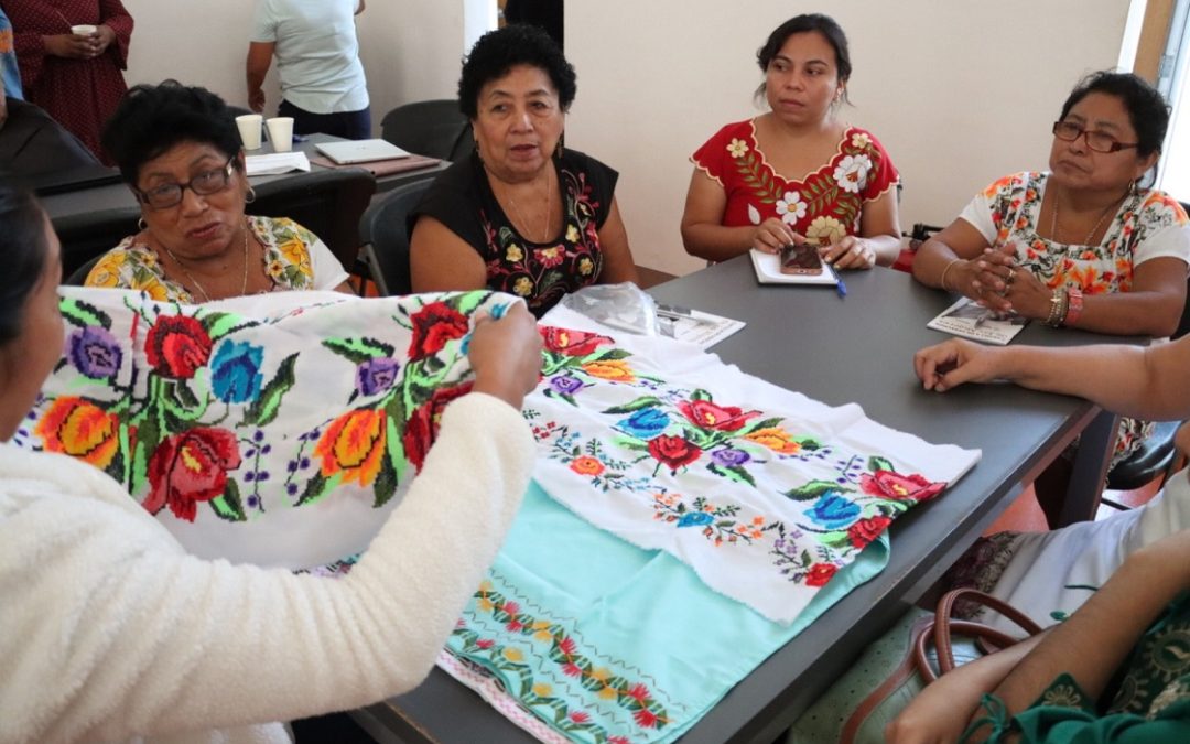 Inicia primera reunión anual del Consejo Estatal de Bordadoras de Yucatán