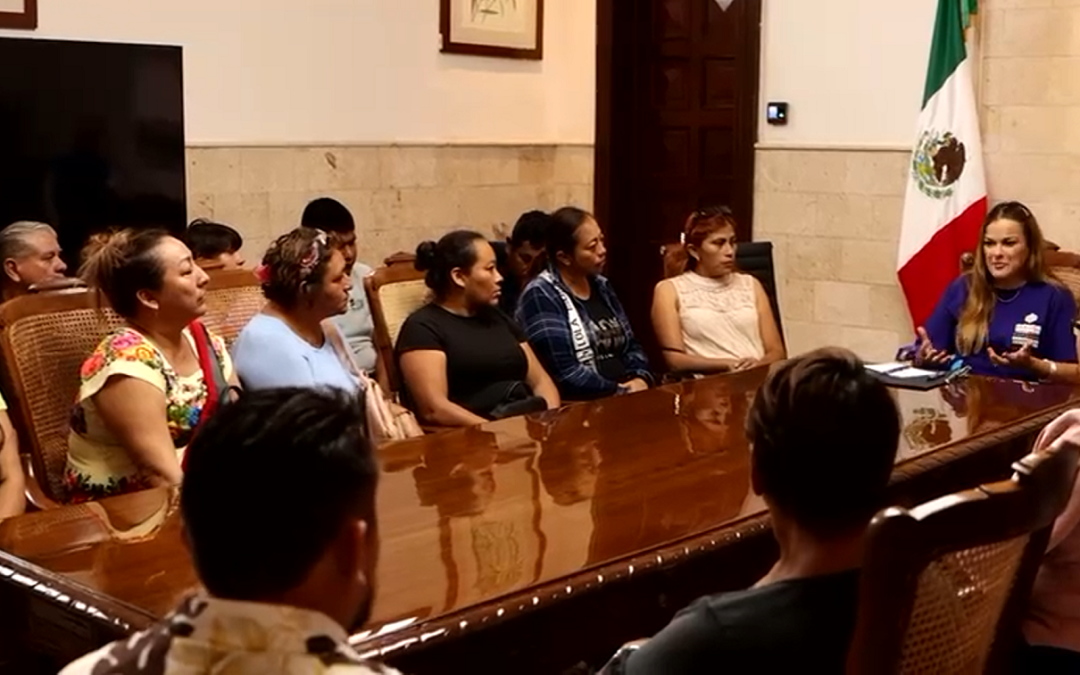 Escucha y atiende a tianguistas Cecilia Patrón