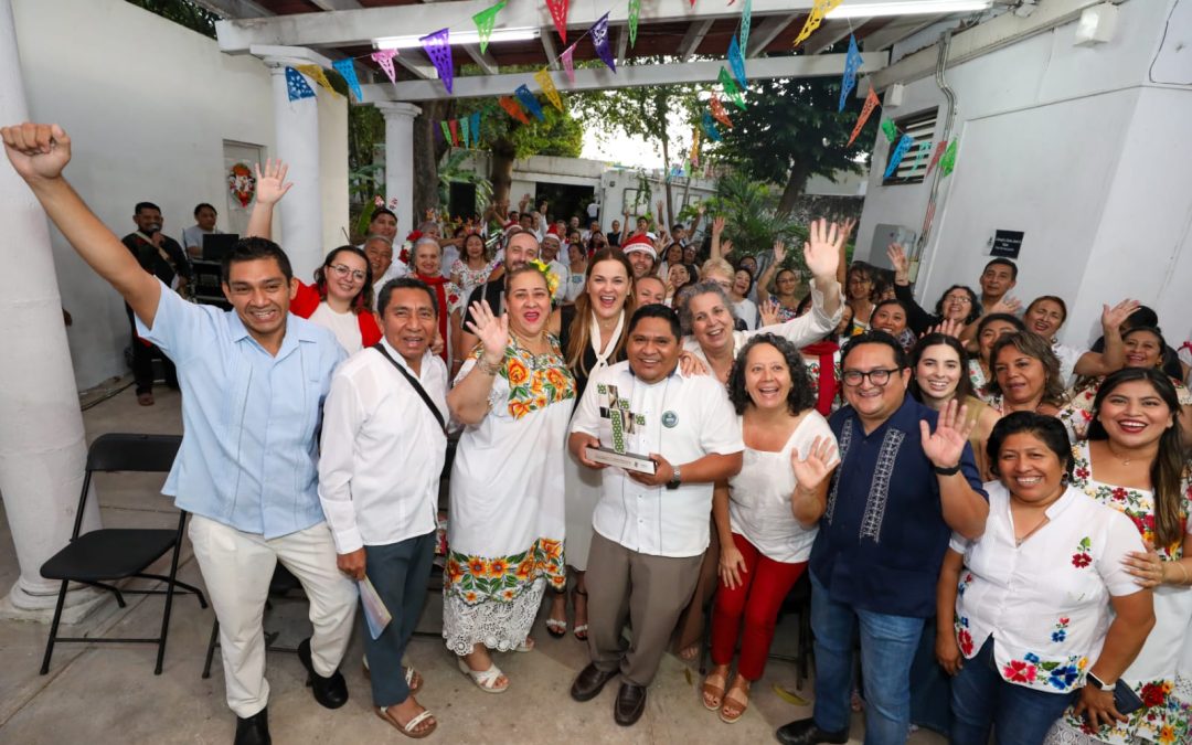 Cecilia Patrón entrega reconocimiento internacional a la campaña Mérida Ta Wéetel