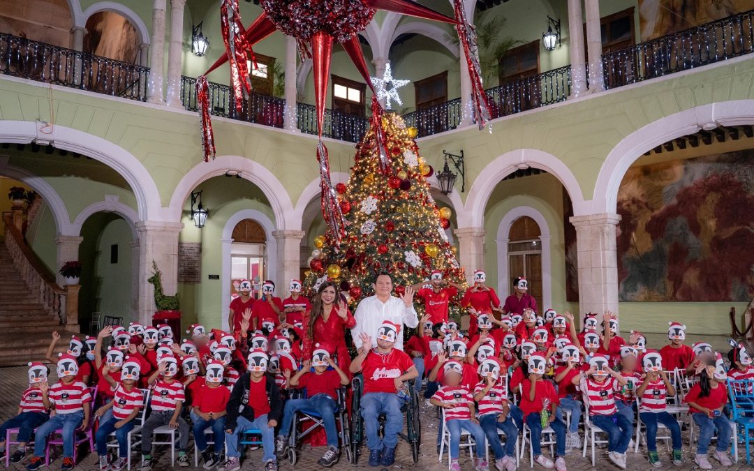 Encabeza gobernador de Yucatán encendido del árbol navideño y da inicio a festejos de fin de año