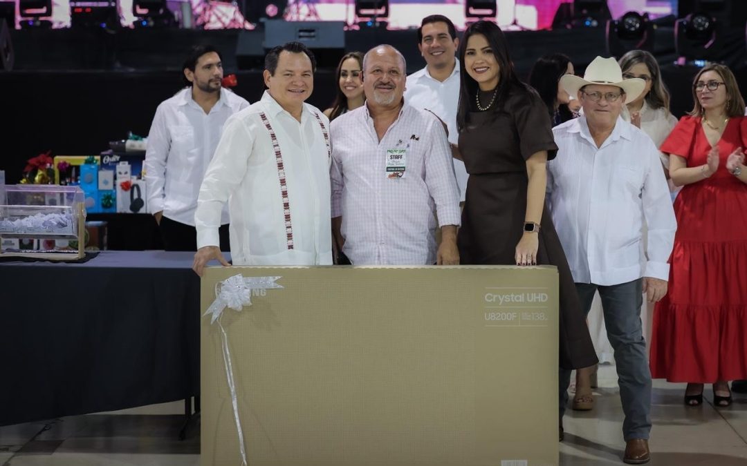 “Que el pueblo tenga justicia pronta y expedita”, pide Huacho Díaz a los trabajadores del poder judicial