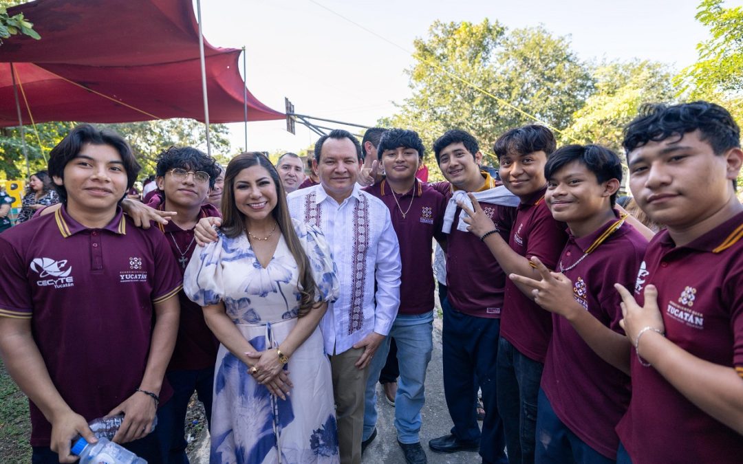 Entrega gobernador Joaquín Díaz Mena equipamiento para mejorar planteles del Cecytey