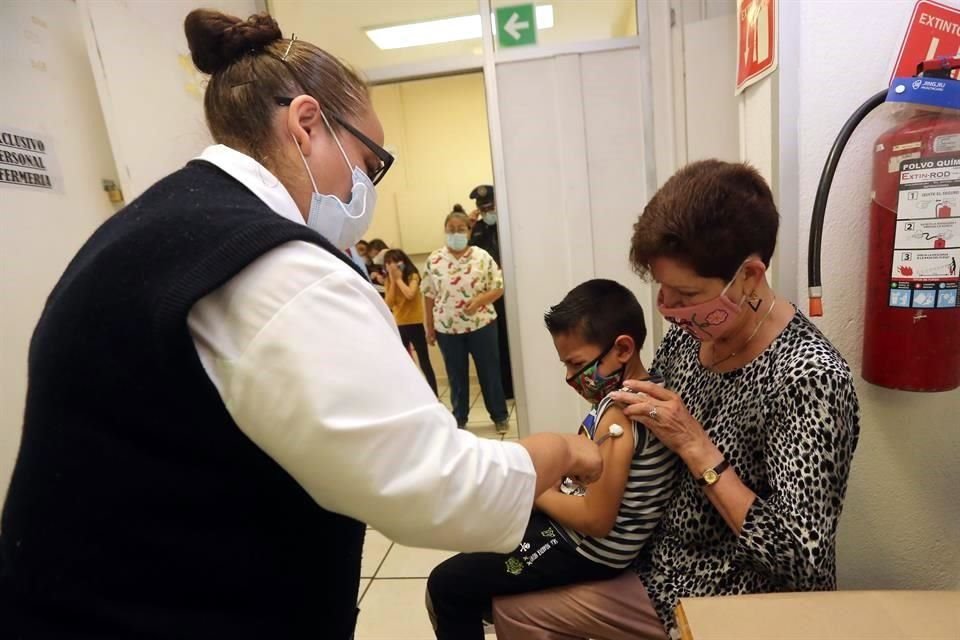 Llama el IMSS a vacunarse contra influenza ante incremento de casos de H3N2