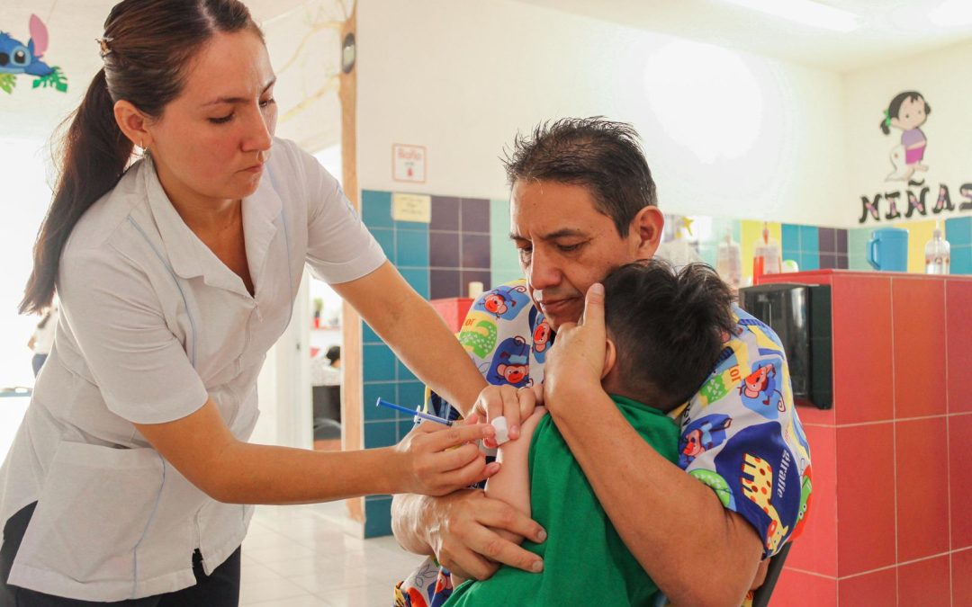Protege Isstey la salud de la niñez y el personal con jornada de vacunación