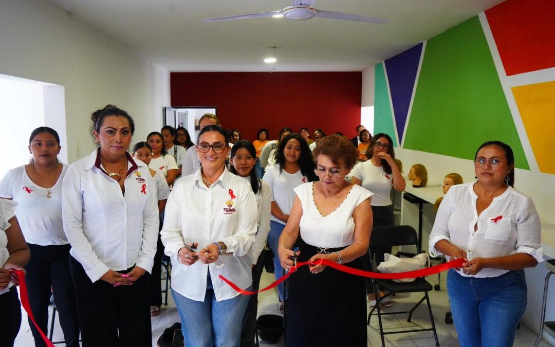 Toman 39 mujeres de Tizimín el taller “Manos que Transforman”
