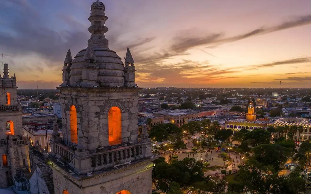 Reconocidos futbolistas podrían llegar a Mérida
