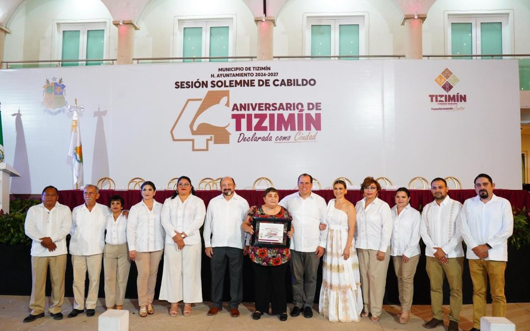 Distinguen a tizimileña en el aniversario 44 de la Ciudad de Reyes