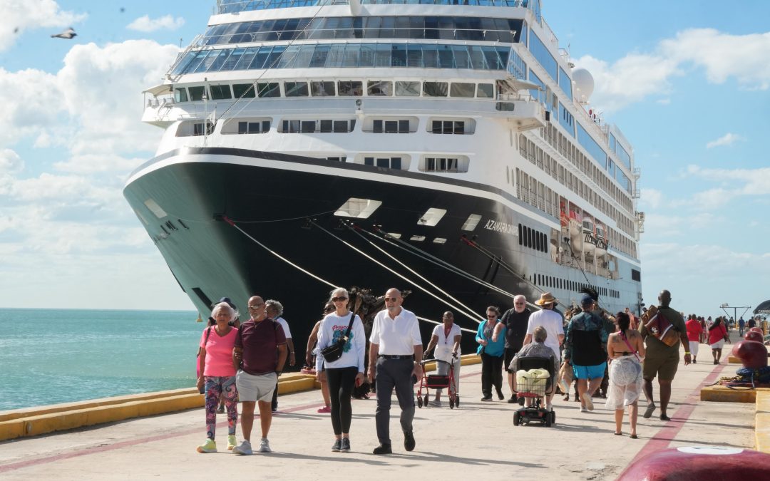Fortalece Yucatán su posicionamiento en la industria de cruceros con el primer arribo del Azamara Onward