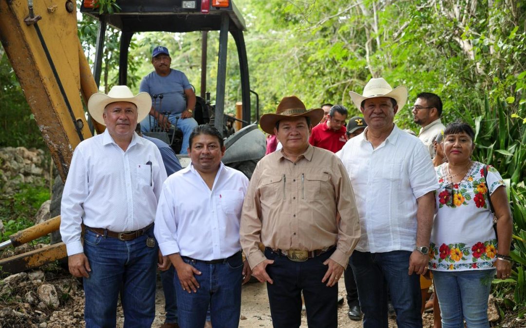 Mejoran producción agrícola con la construcción de Caminos Renacimiento