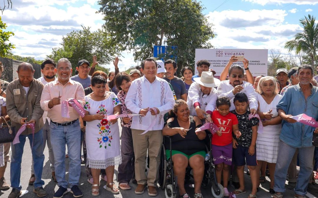 Entrega Díaz Mena rehabilitación del camino Cacao–San Antonio Mulix