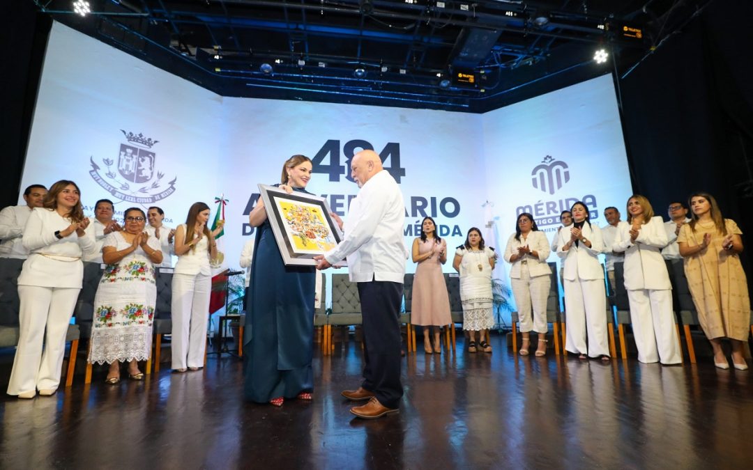 Agradece Cecilia Patrón a la comunidad por construir todos los días “la siempre leal y solidaria Mérida”.