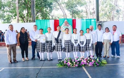 Reñidos concursos de escoltas de primaria, en Tizimín