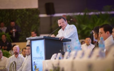 Pide Huacho Díaz a empresarios confiar en el gobierno para el desarrollo de Yucatán