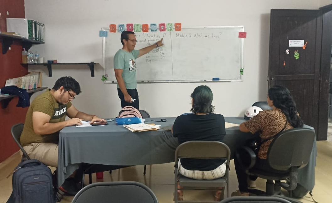 Brindan orientación y apoyo en el proceso de estudio de la prepa abierta, en Tizimín